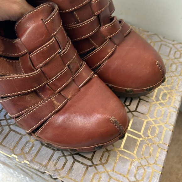 Kenneth Cole Wood Luck Leather Strappy Mule Clogs Women's size 8.5 - Picture 7 of 8